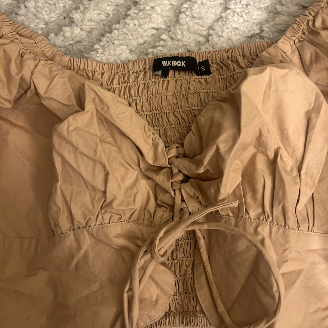 Beige omlott blus från Bik Bok - 1