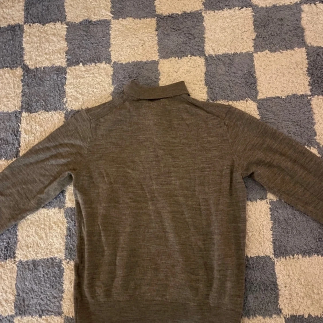 Grå pikétröja i ull från Uniqlo - 3