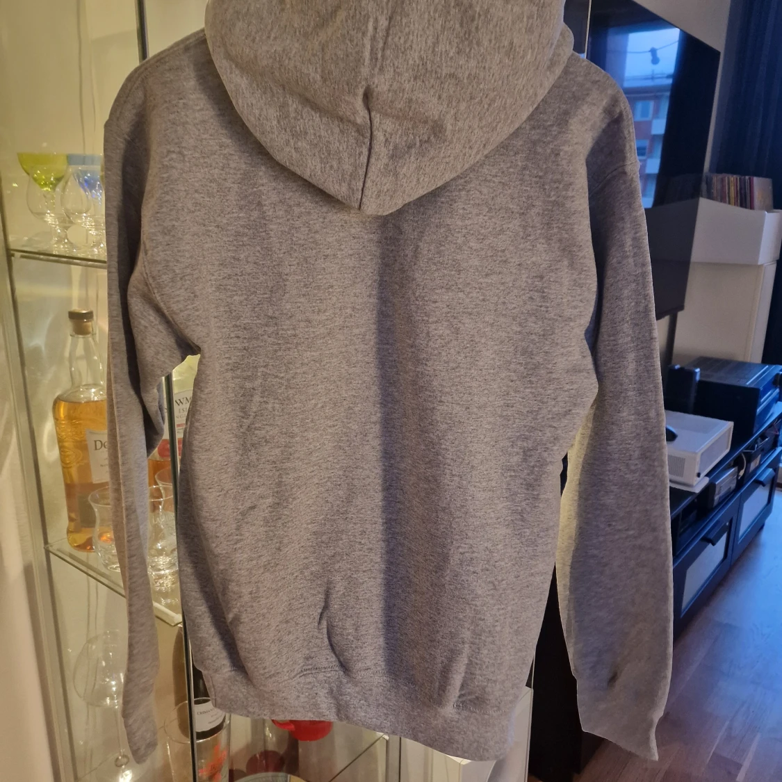Grå hoodie från Gizmo med tryck - 2