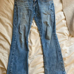 Ljusblå Ltb jeans - Modellen valerie. W30/L30. Jättebra skick. Har ej gjort hålen själv