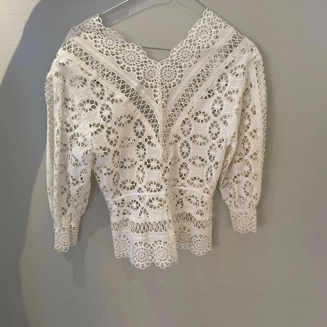 Vit spetsblus från Sandro Paris - 1