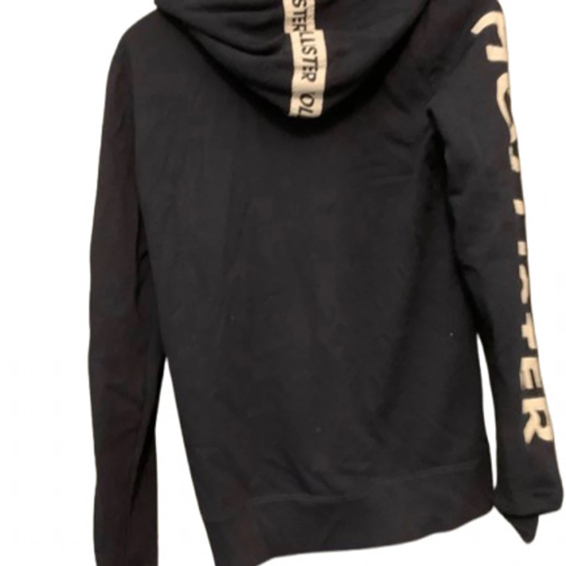 Svart hoodie från Hollister med tryck - 1