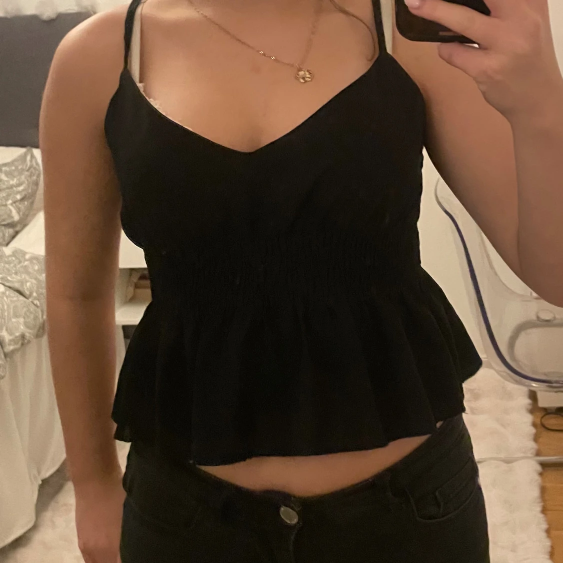 Svart croppad linnetopp med volang