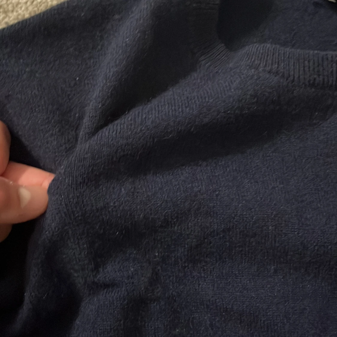 Mörkblå kashmirtröja från Carmès - 1