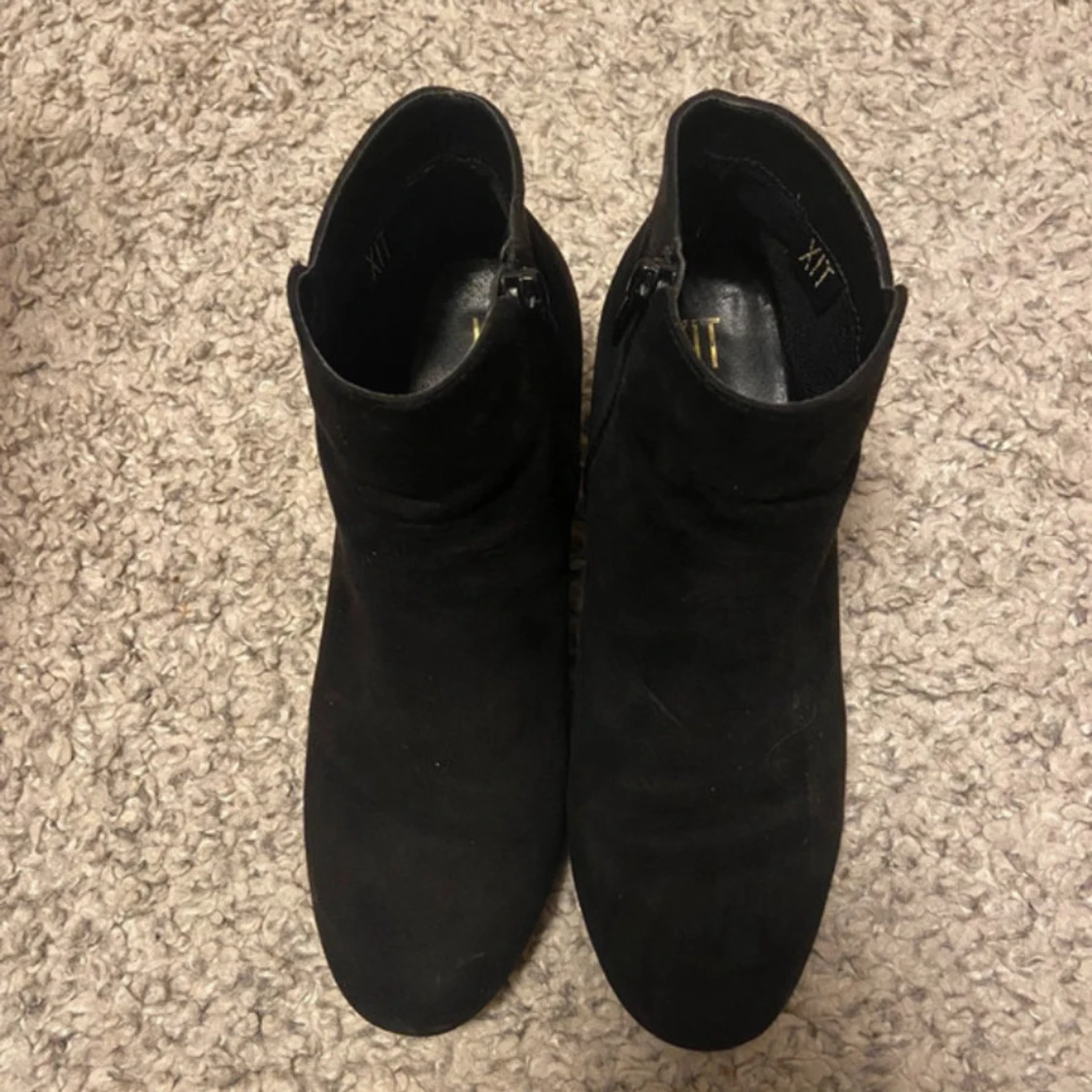 Svarta låga klackar stl 36 - 2