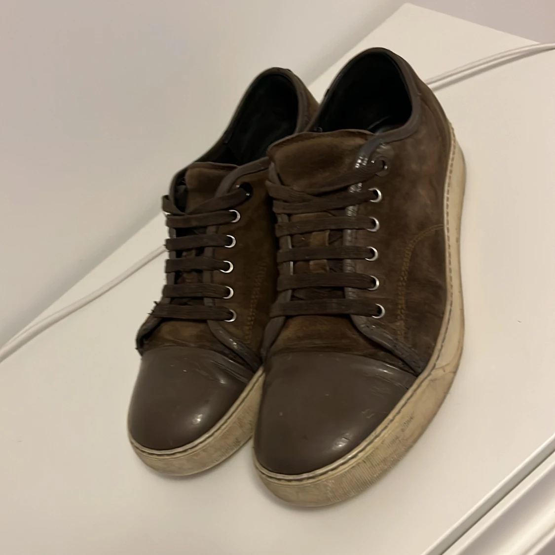 Mörk grön sneakers från Lanvin i mocka - 2
