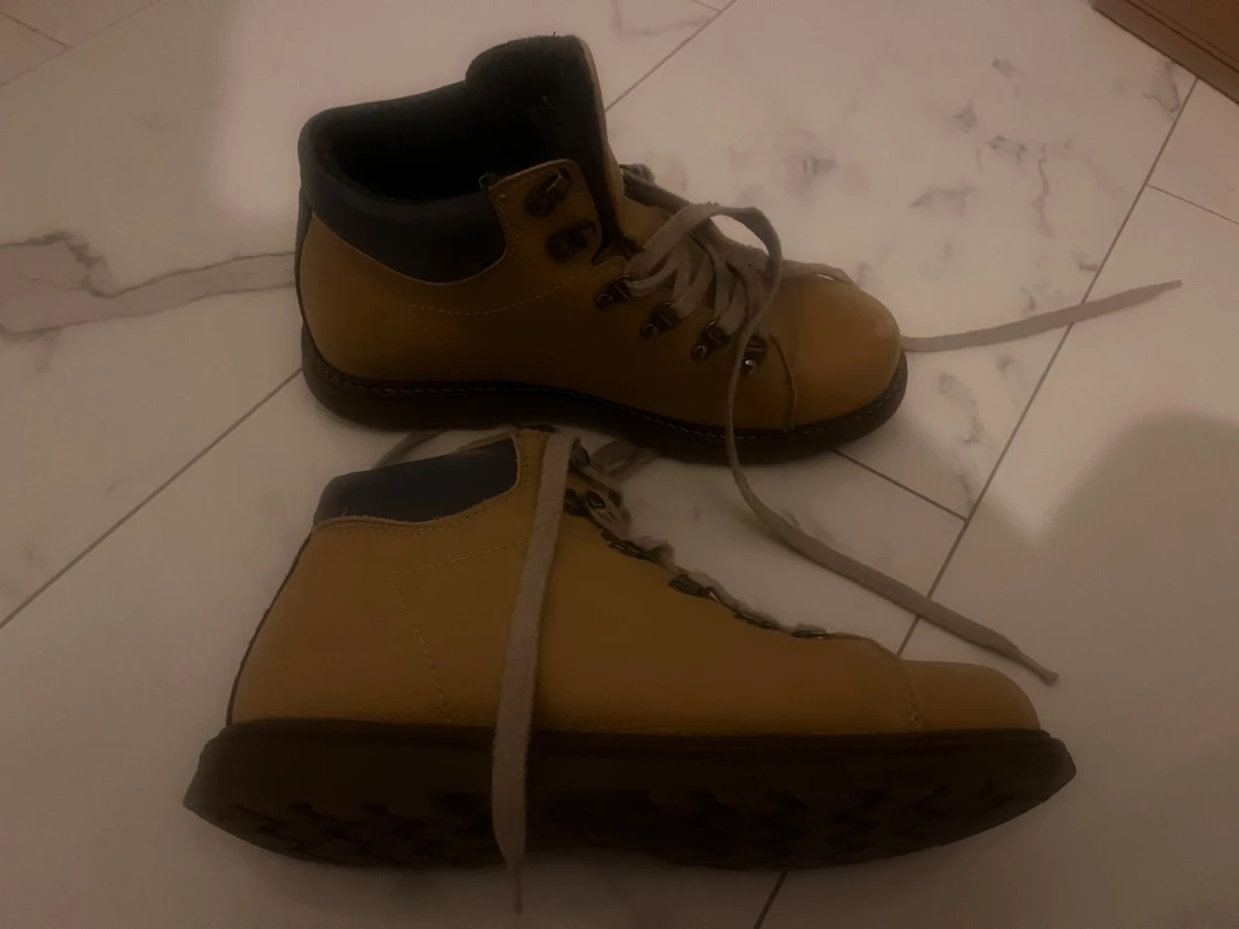 Beige kängor med snörning - 2