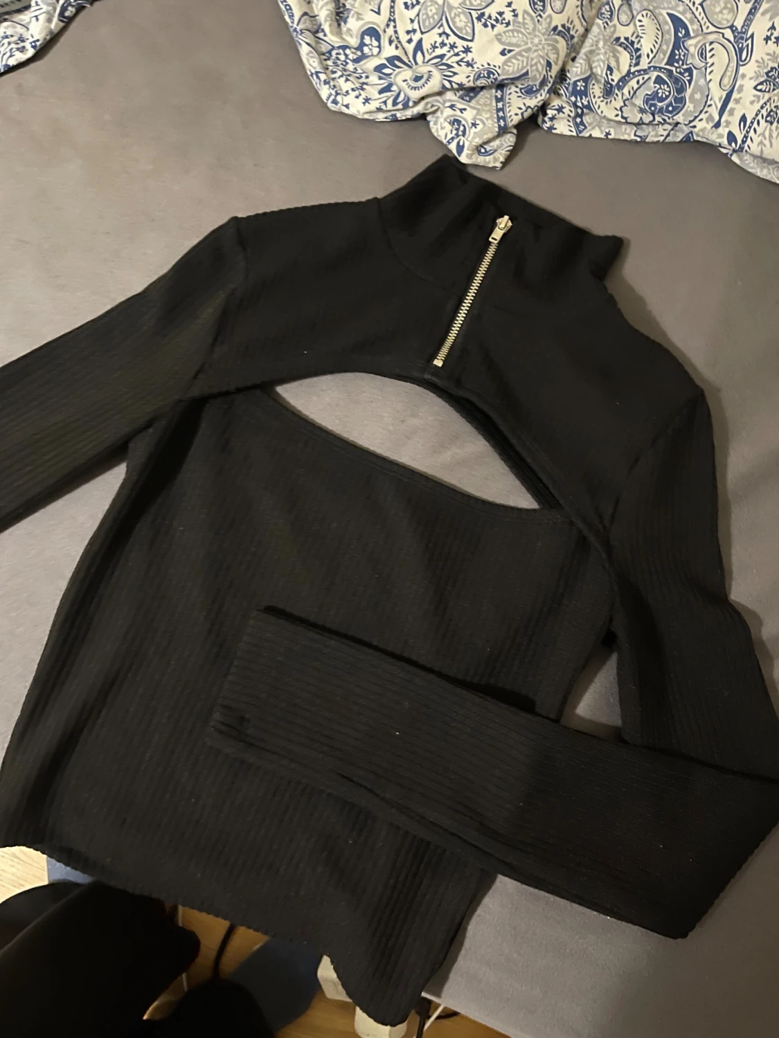 Svart ribbad bolerotopp med dragkedja - 1