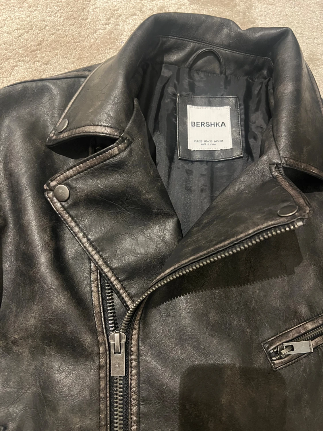 Svart skinnjacka från Bershka - 1