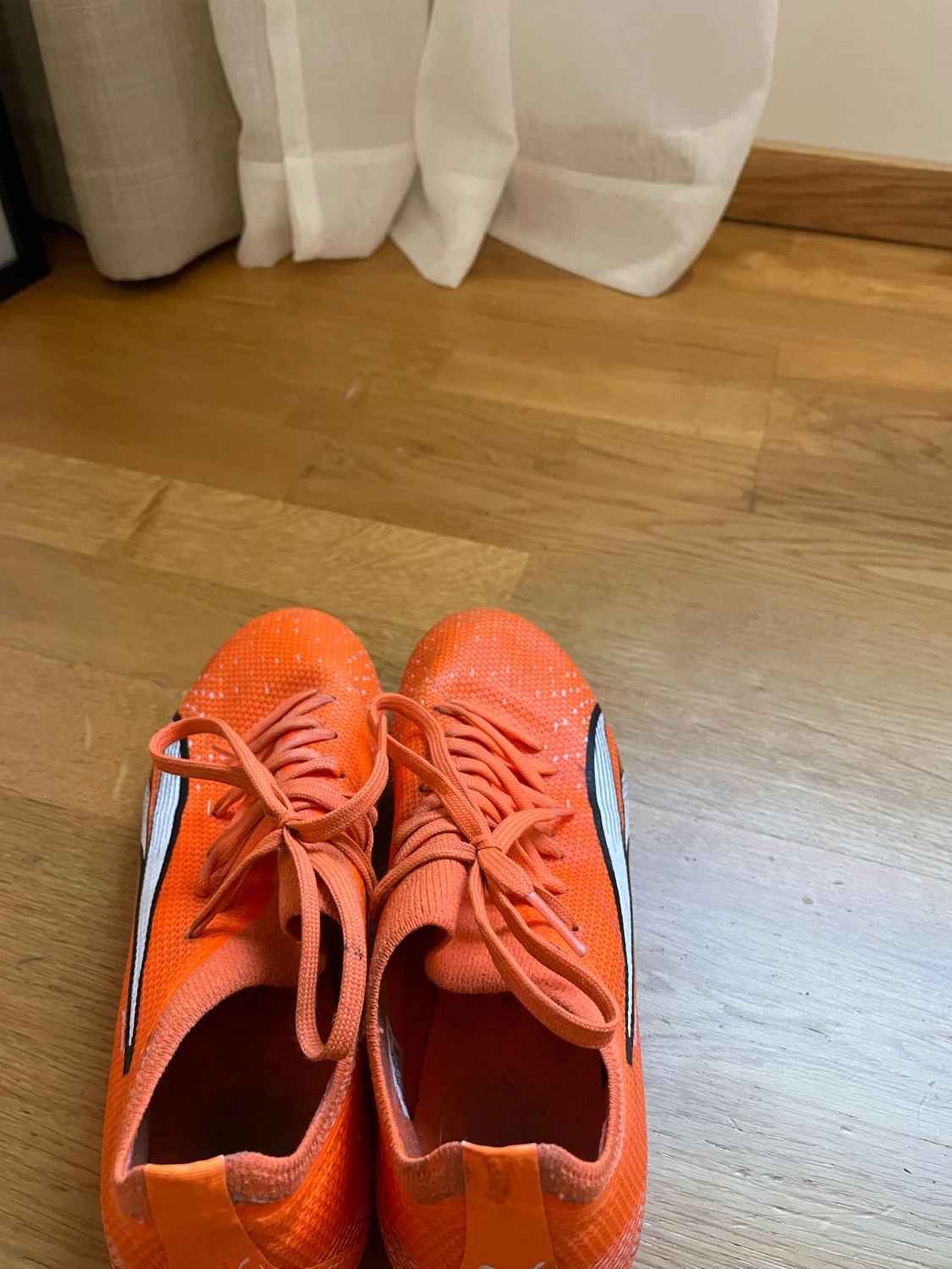 Orange fotbollsskor från Puma - 2