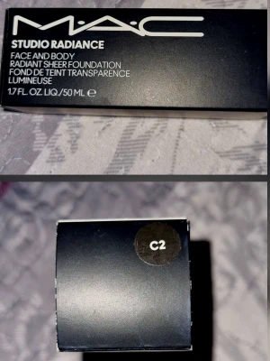 MAC Studio Radiance Foundation C2 - MAC Studio Radiance Face and Body Foundation i nyansen C2. Ger en naturligt strålande finish med lätt täckning. Kommer i en stilren svart förpackning, 50 ml. Perfekt för dig som vill ha en fräsch och glowy look. Oanvänd. 