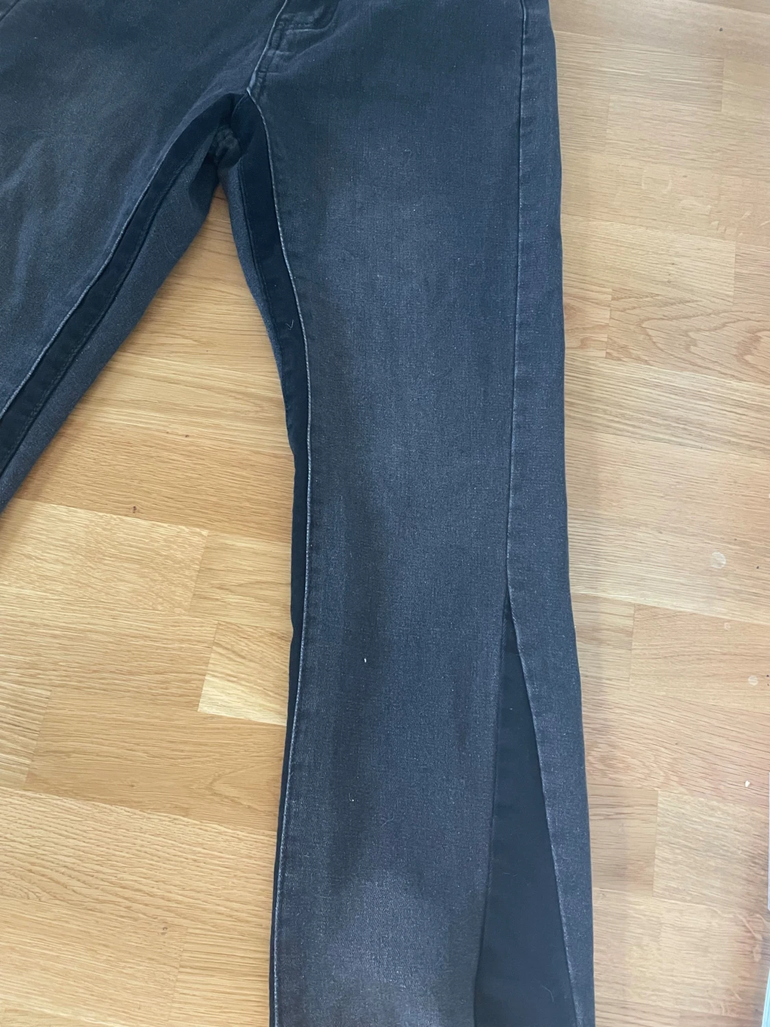 Svarta jeans från Gallery Dept  - 3