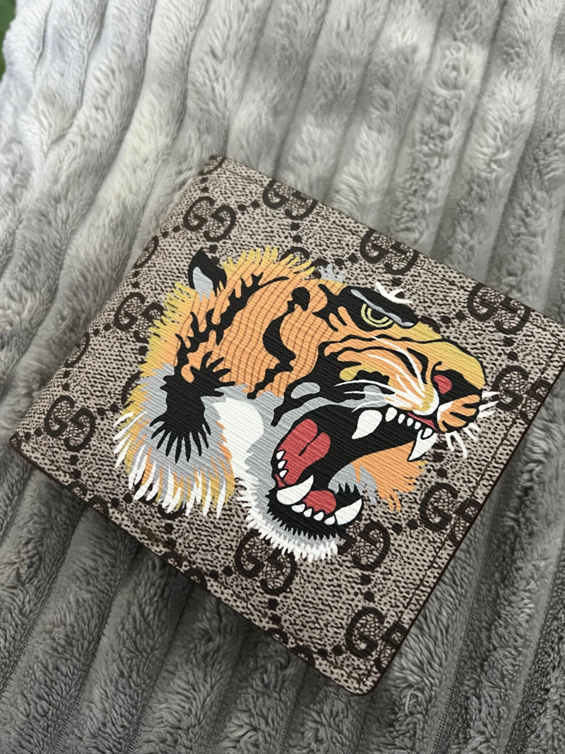 Svart/beige tiger plånbok 