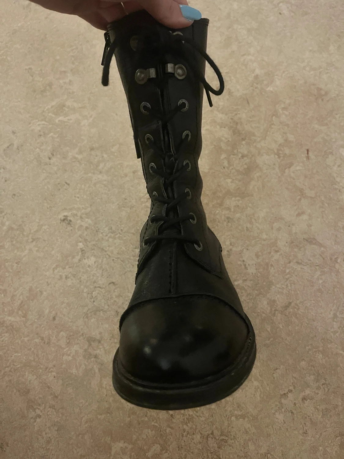 Svarta skinnkängor med snörning - 3