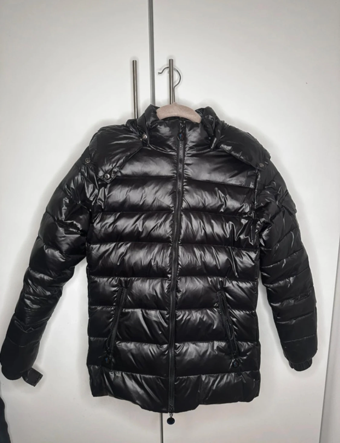 Svart Moncler pufferjacka med huva - 1