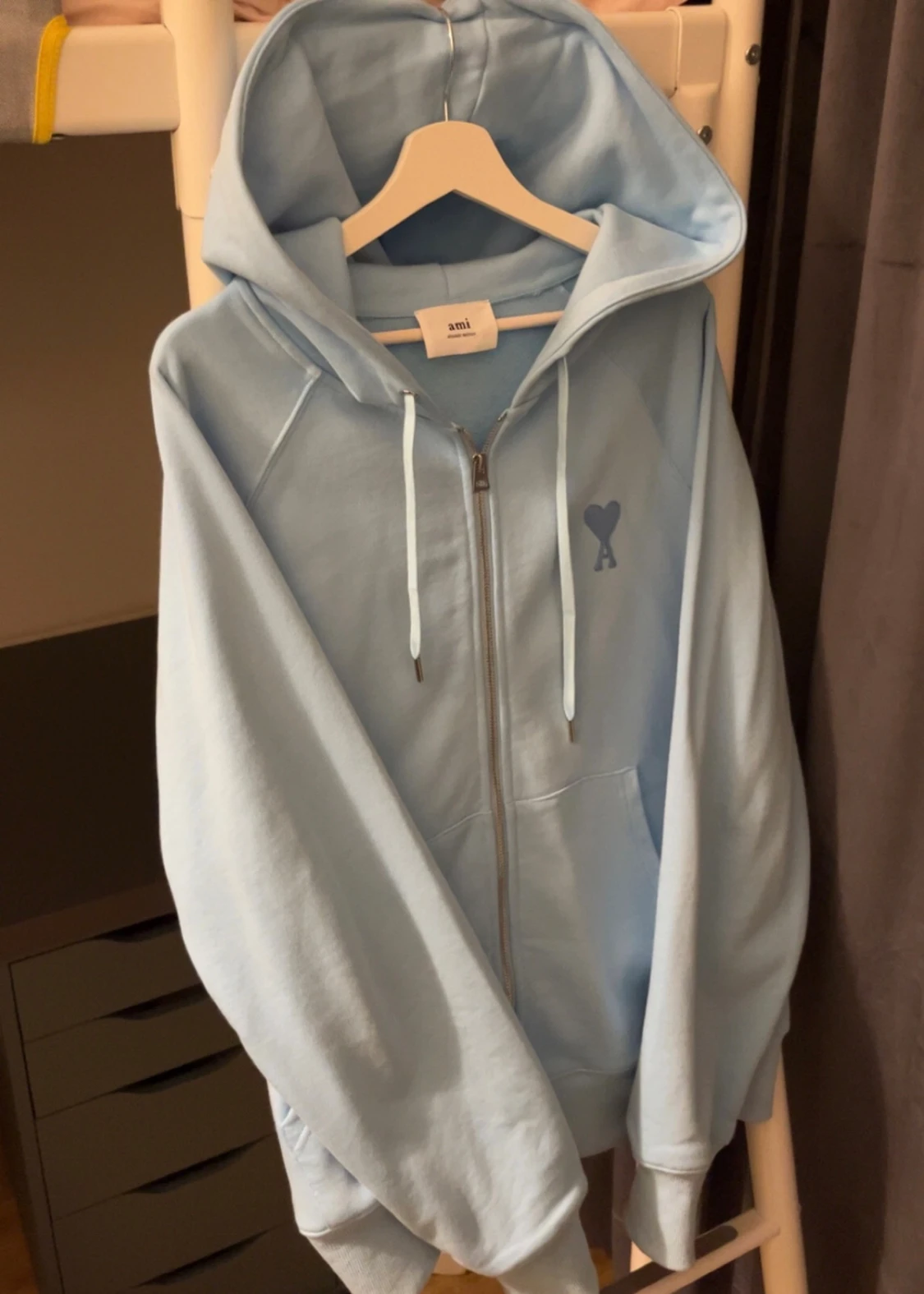 Ljusblå zip hoodie från Ami Paris