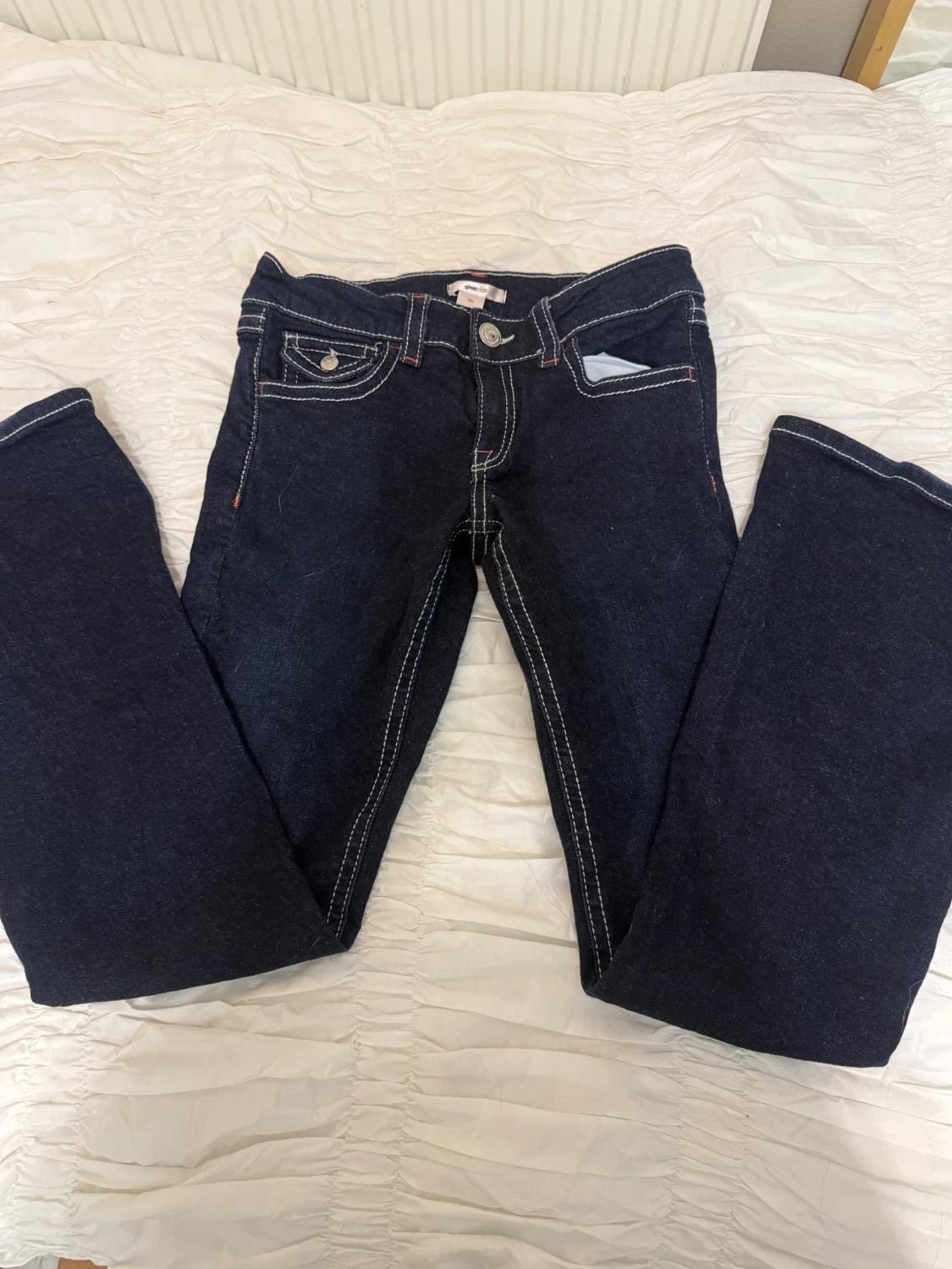 Mörkblå bootcut jeans med vita sömmar - Gina Young  - 1