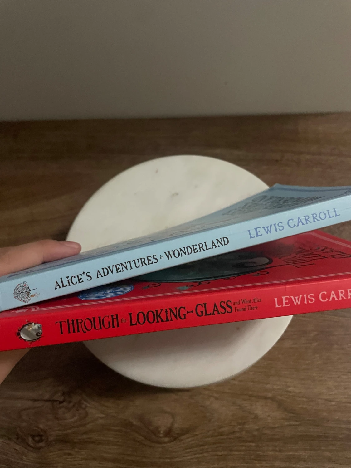 Alice's Adventures in Wonderland Böcker - 2