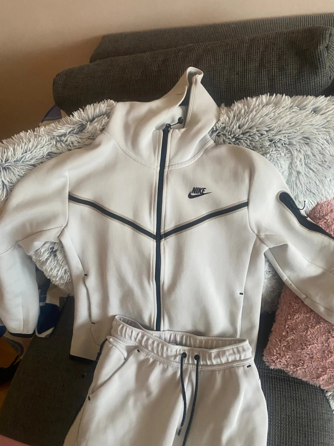 Vit Nike tech set - 1