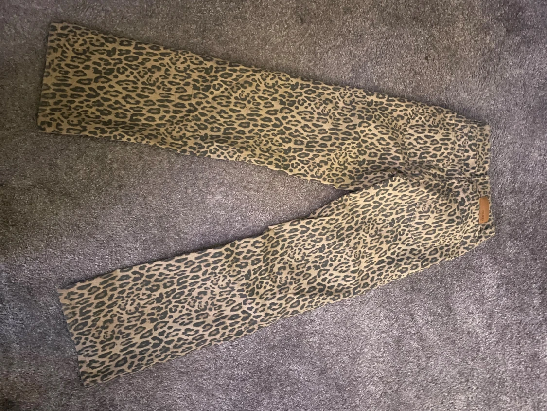 Leopardmönstrade byxor från Object - 3