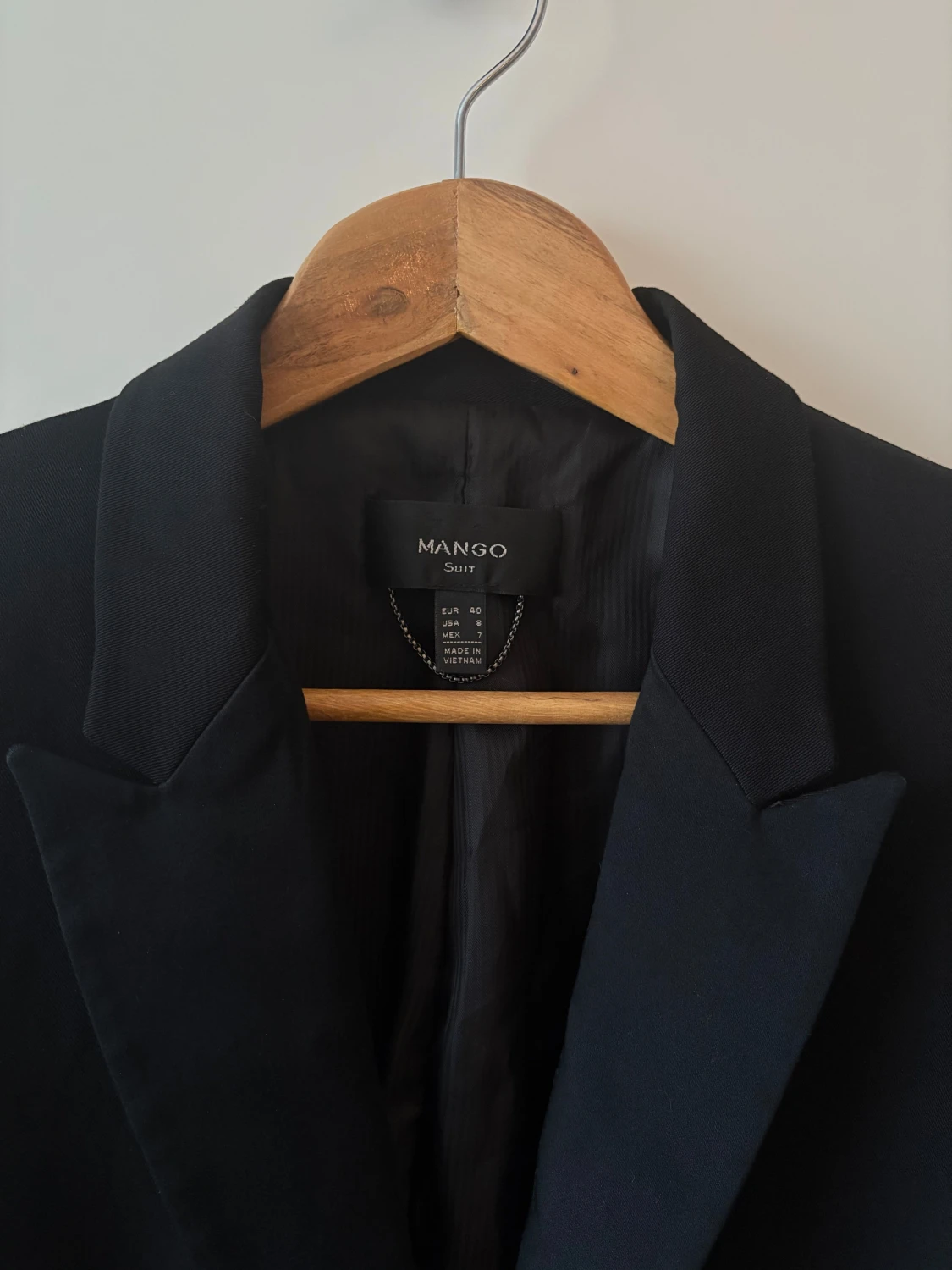 Svart kavaj från Mango Suit, stl 40 - 2