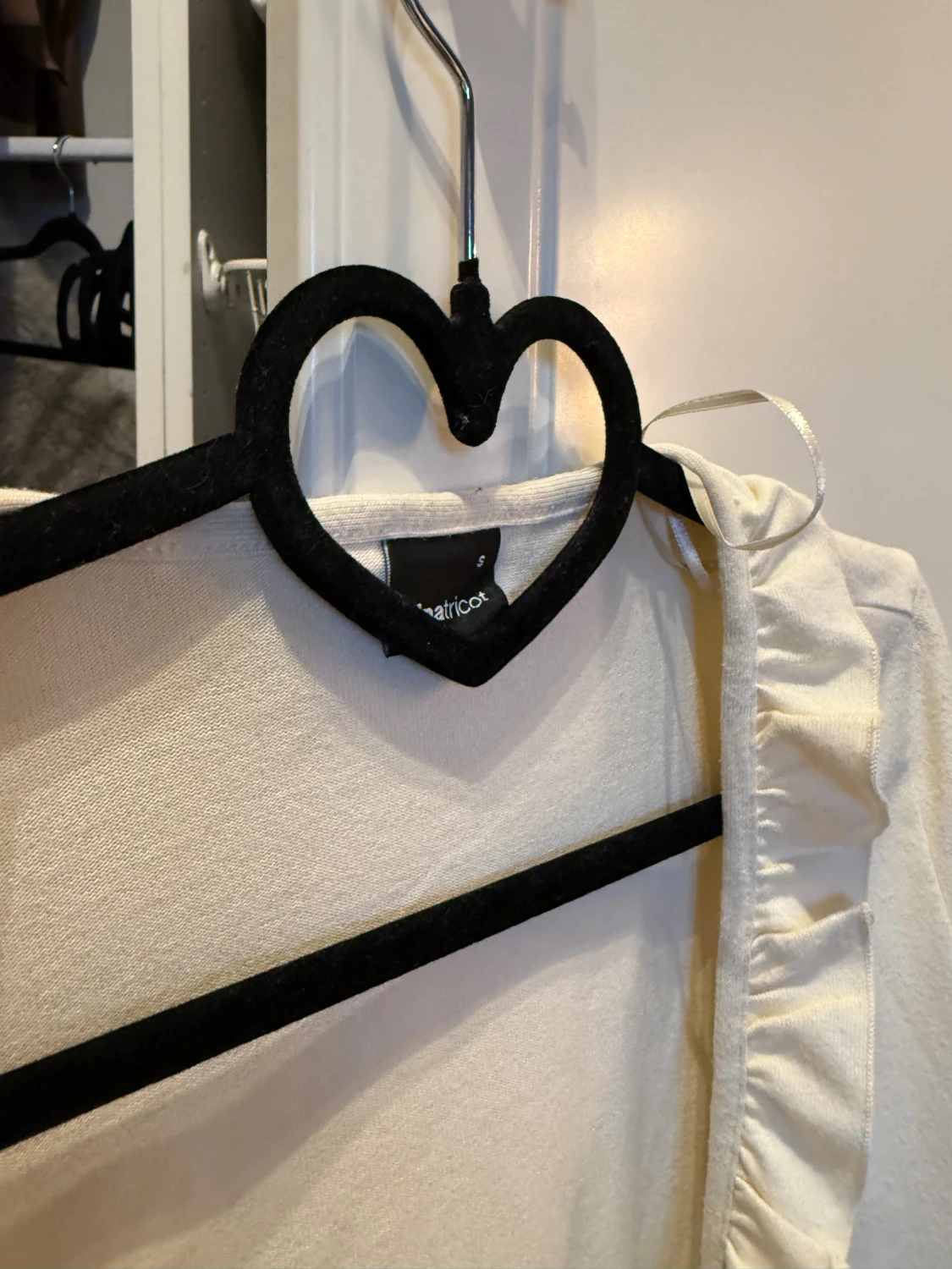 Vit omlottopp från Gina Tricot - 1