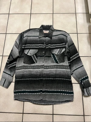 Skjorta från Arma collection  - Oanvänd 