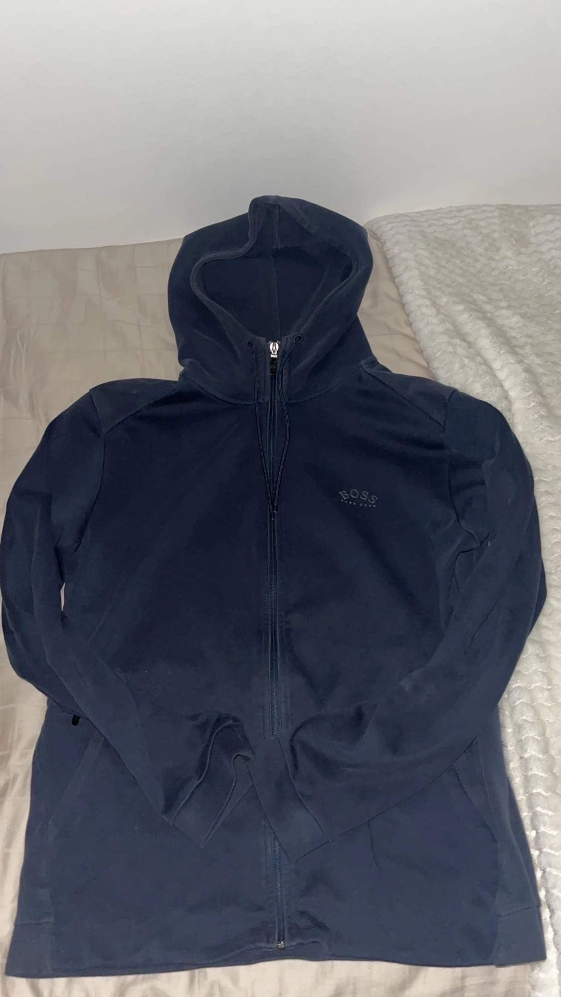 Mörkblå BOSS tracksuit med huva