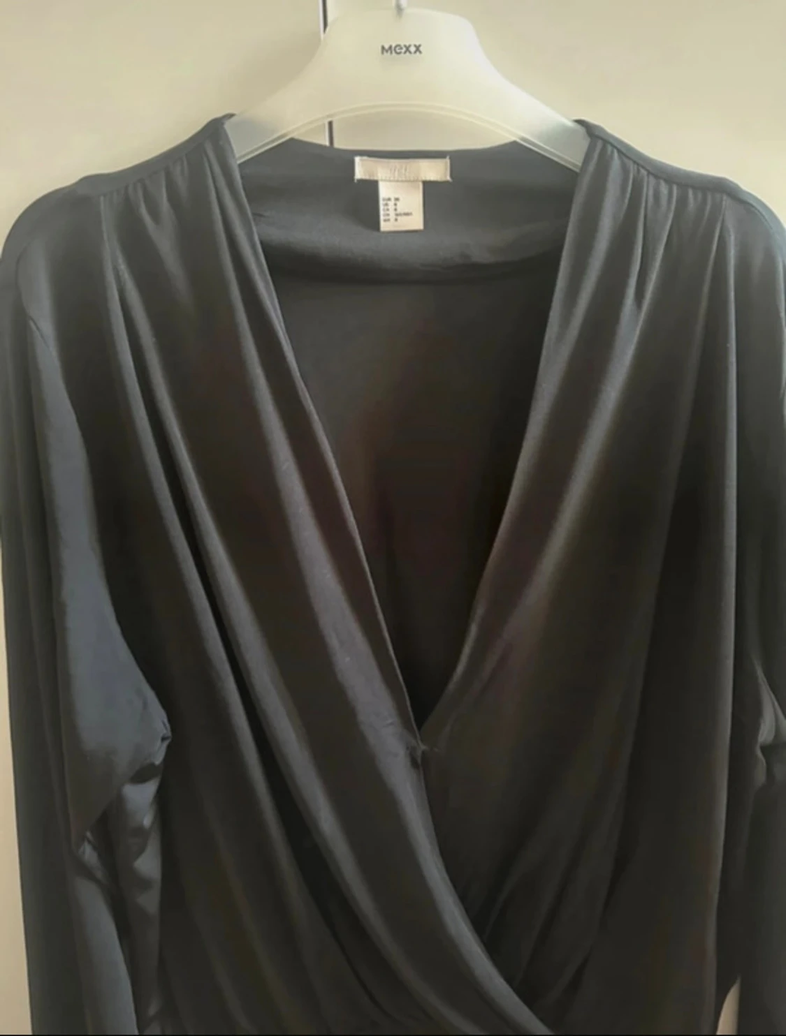 Svart omlott body från H&M - 1