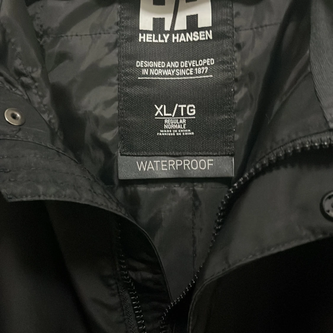Svart regnjacka Helly Hansen XL - 2