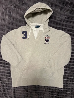 Ralphlauren hoodie - Skön tröja i fint skick 