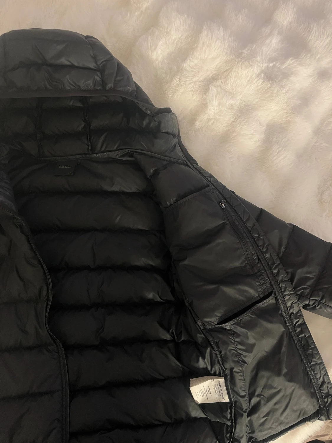 Svart dunjacka Peak Performance - 1