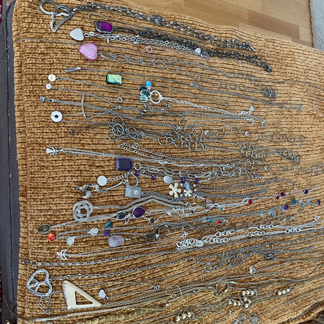 Stort halsbandspaket med hängen - 4