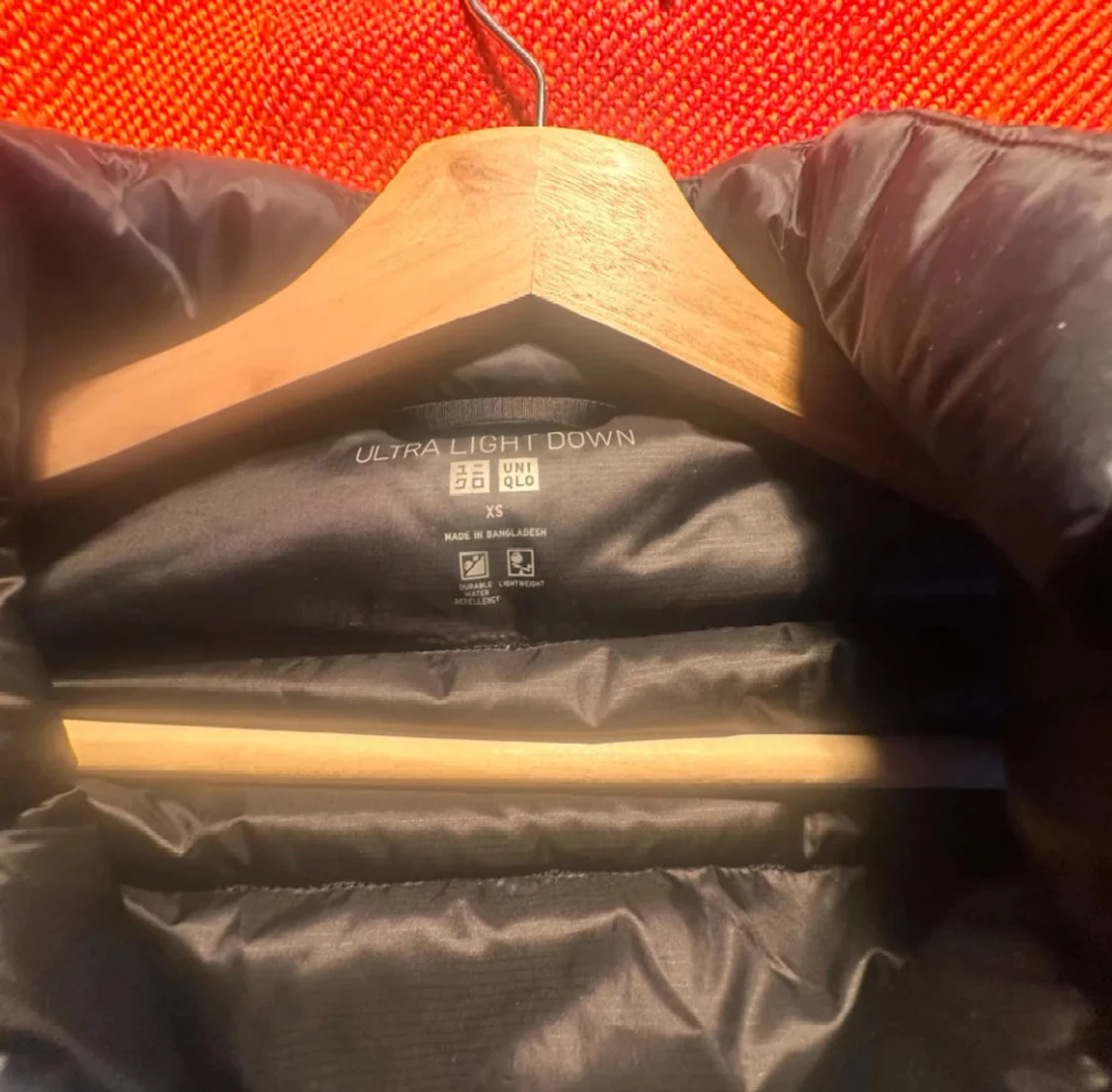 Svart dunväst från Uniqlo XS - 2