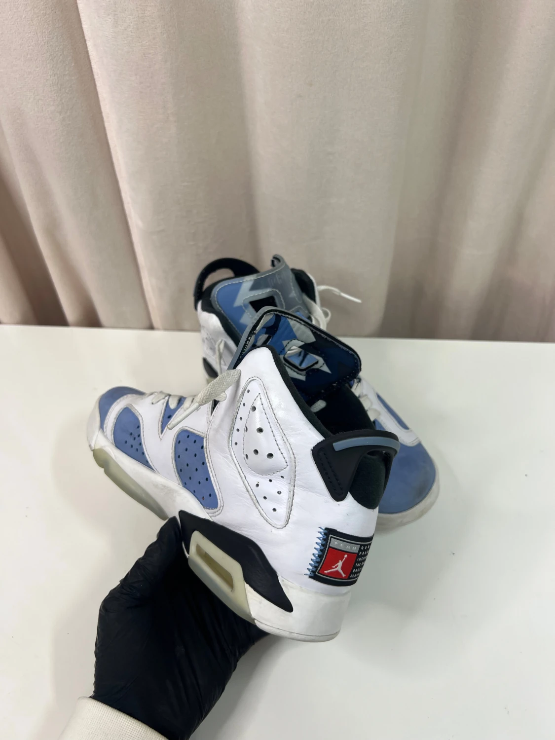 Nike Air Jordan 6 - 2