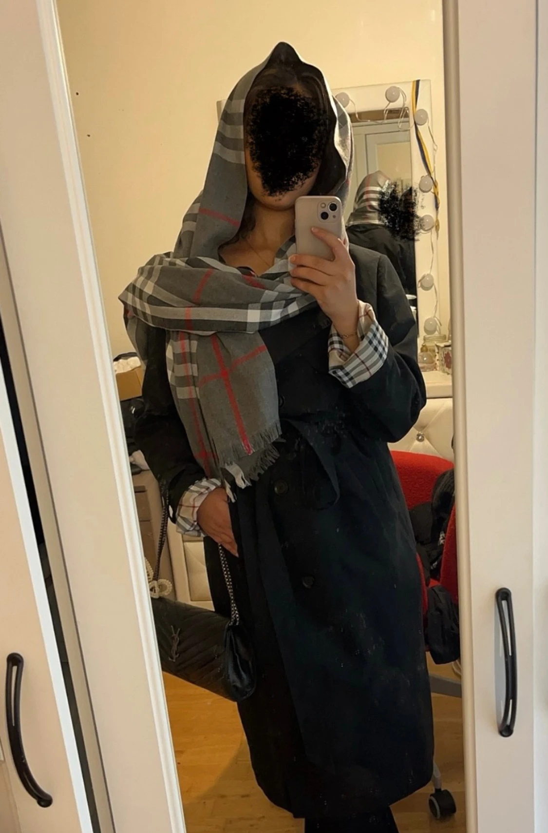 Grå halsduk från Burberry