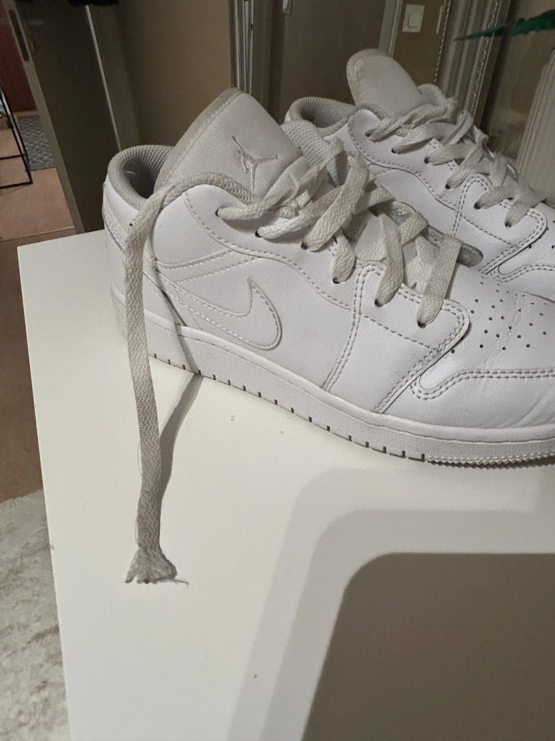 Nike Air Jordan 1 Low  - 4