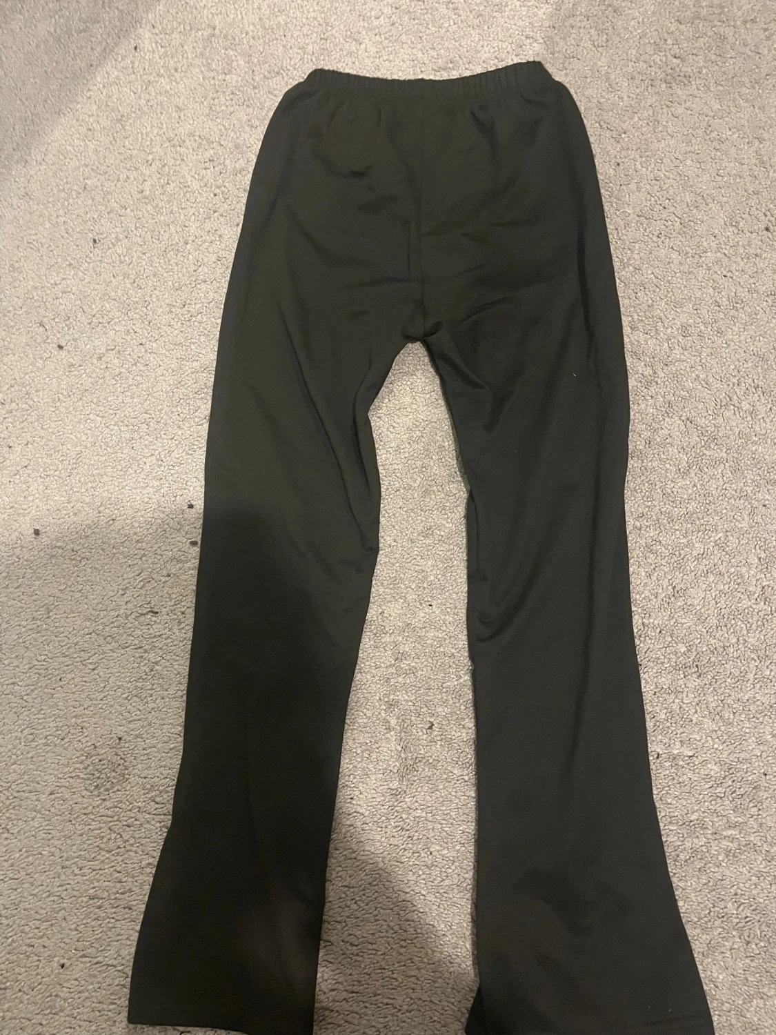 Svarta flared mjukis byxor från chicago. Passar mig som 164 - 1