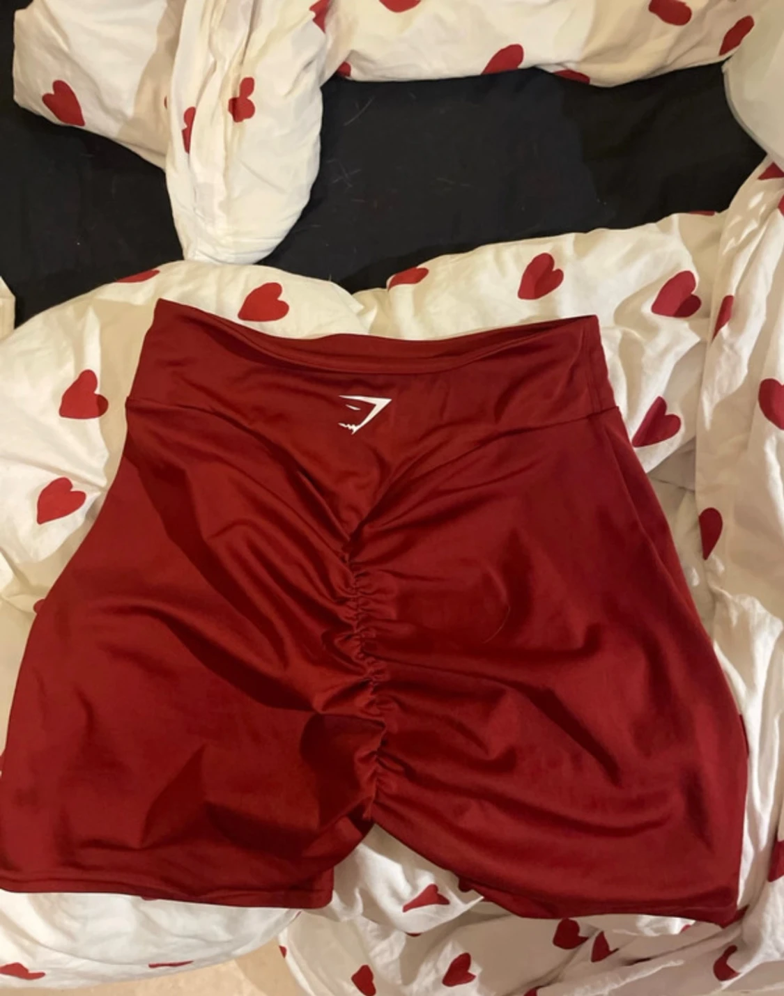 Röda gymshark shorts - 1