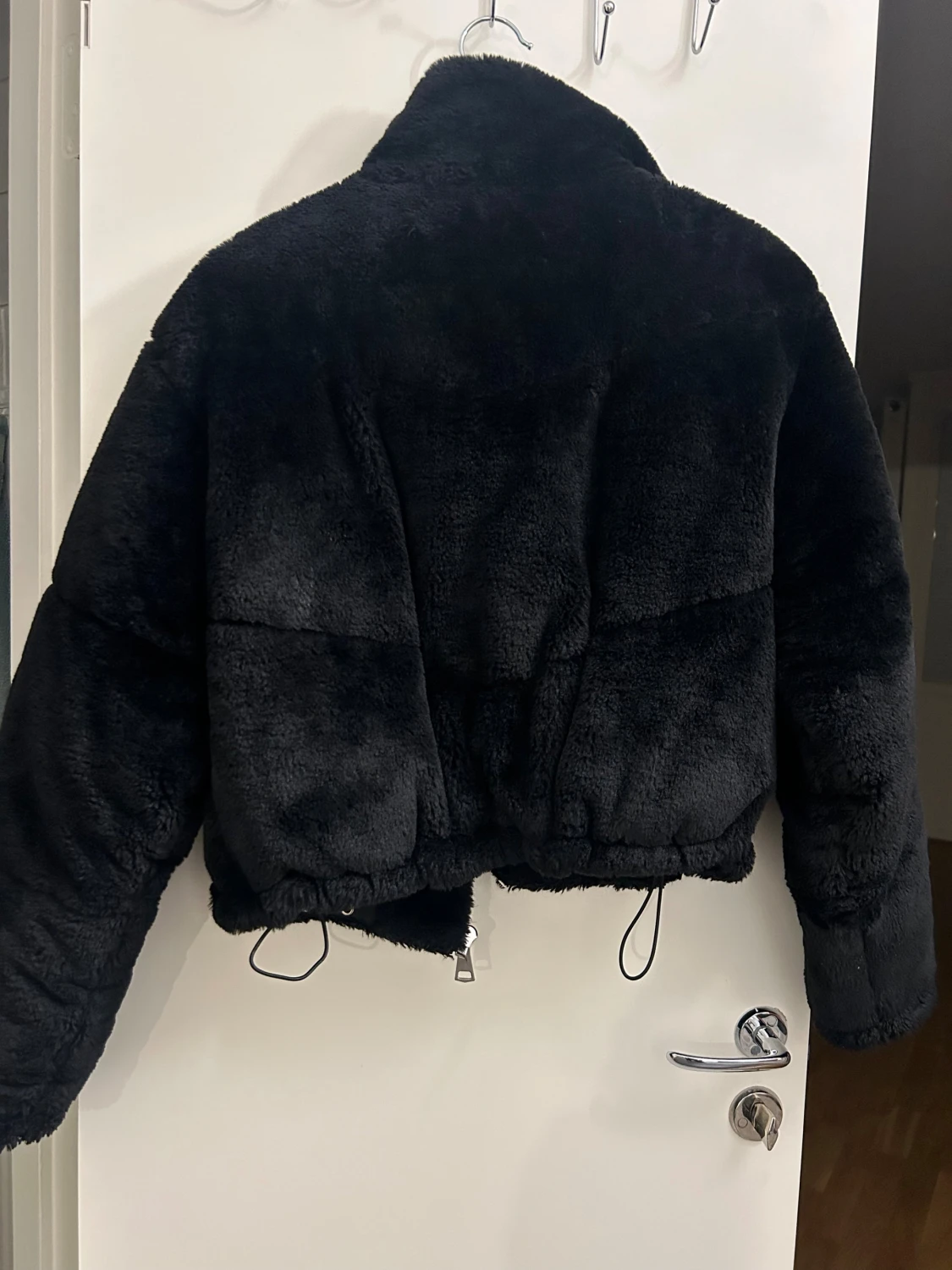 Svart teddyjacka från Pull&Bear - 4