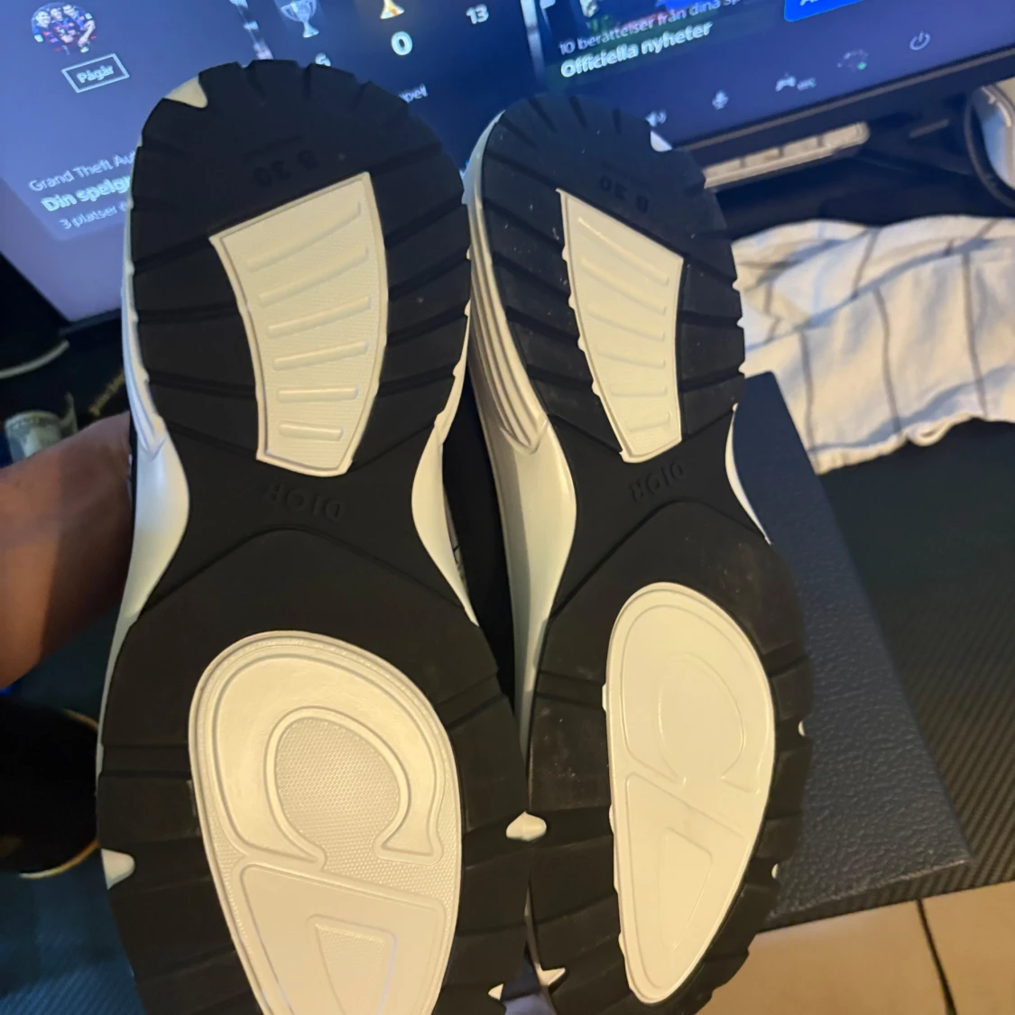 Svarta Dior sneakers med vita detaljer - 2