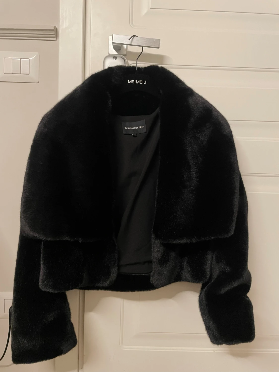 Svart pälsjacka BCBG MAX AZRIA (NY!)