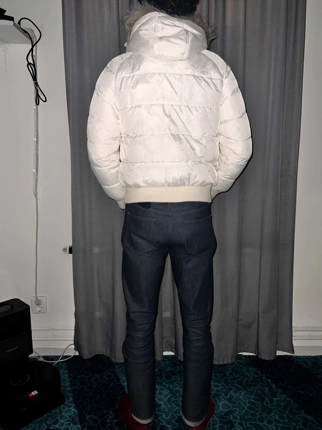 Vit pufferjacka med huva och päls - 4