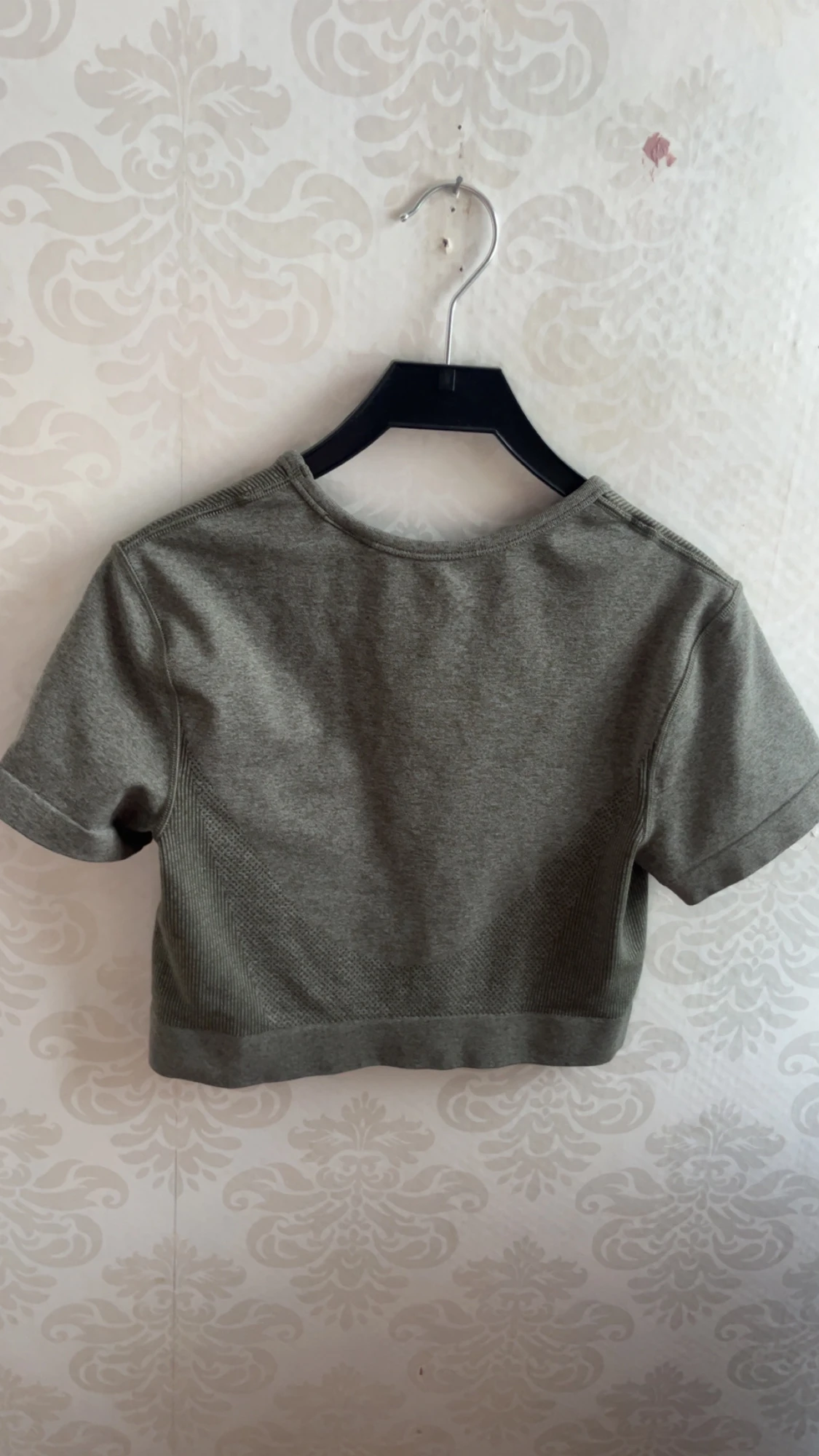 Grå croppad topp från H&M - 1