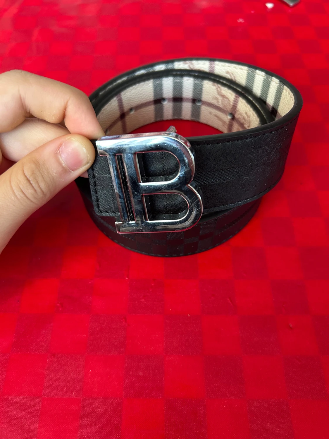 Rutig Burberry-inspirerad bälte med B-spänne - 1