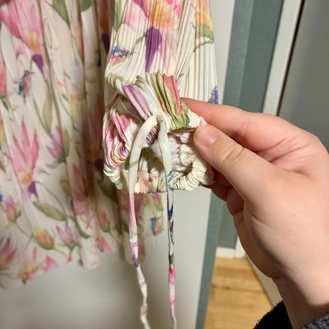 Blommig kortklänning från H&M - 3