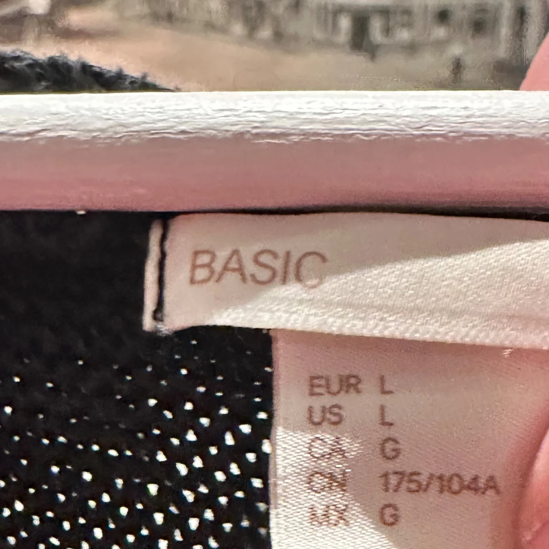 Svart stickad tröja - 1