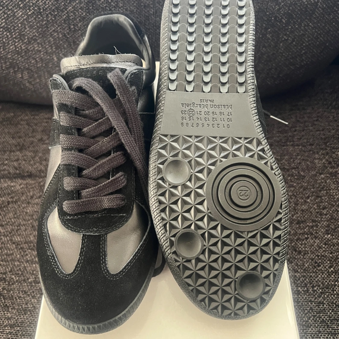 Maison Margiela svarta sneakers i skinn - 2