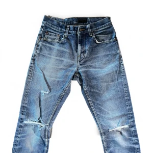 Tiger Of Sweden Jeans - Väldigt snygga tiger of sweden jeans | snygg färg och slitningar | skick 7/10 | storlek: W29/L32 | kan gå ner i pris bara att höra av sig, skriv gärna vid minsta fråga!😁👍