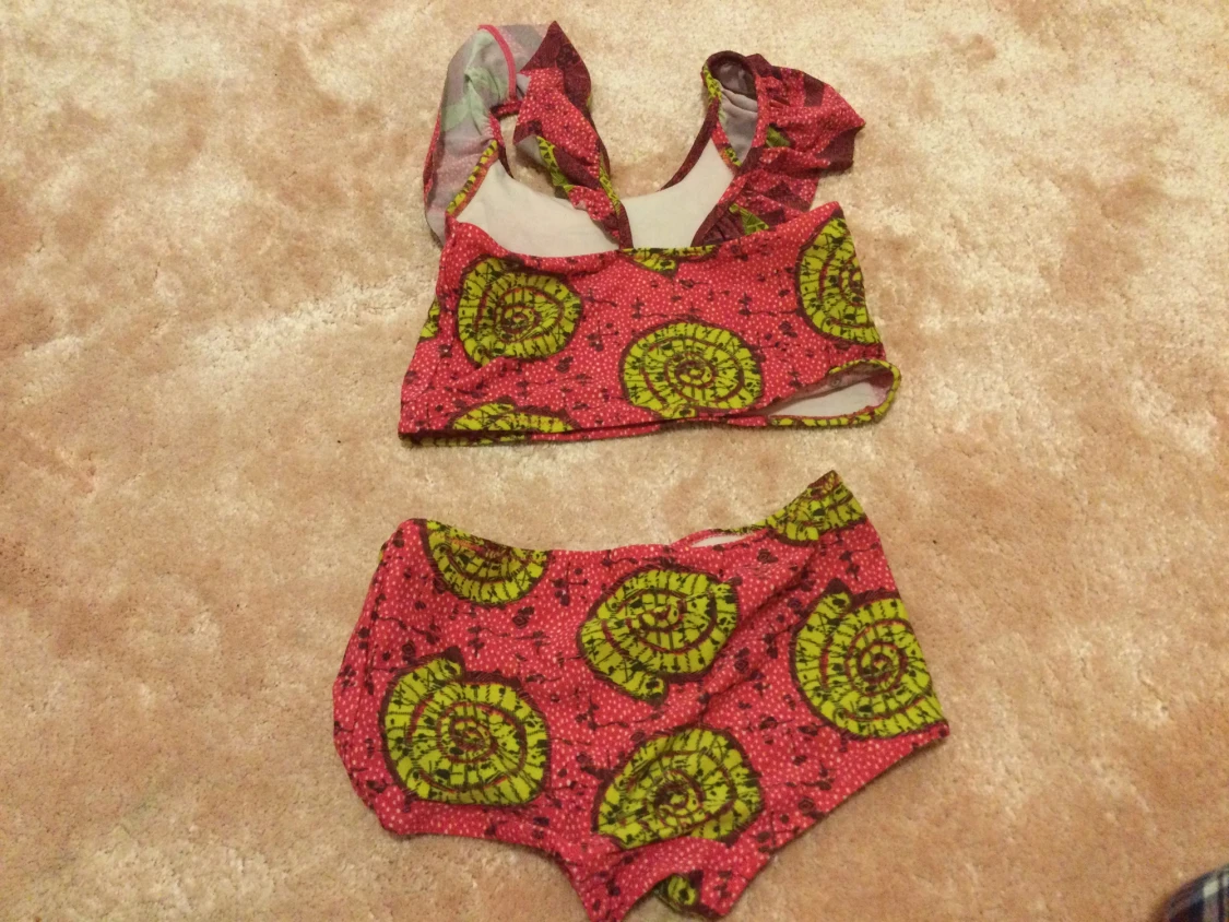 Färgglad bikini från Lindex, stl 122 - 